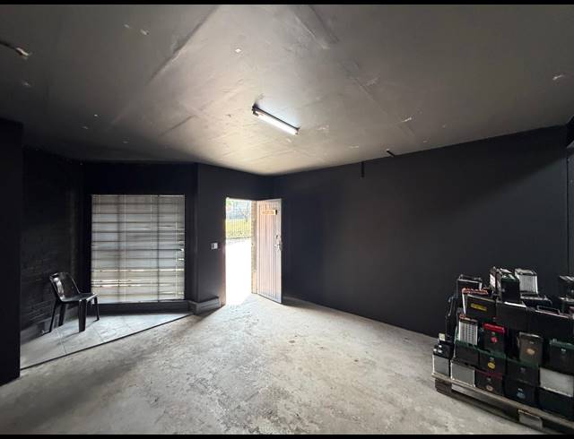 140M² WAREHOUSE TO LET IN HALFWAY HOUSE